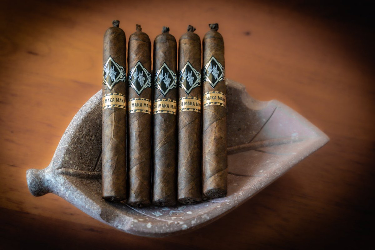 Left Hand High Maka Maka cigar