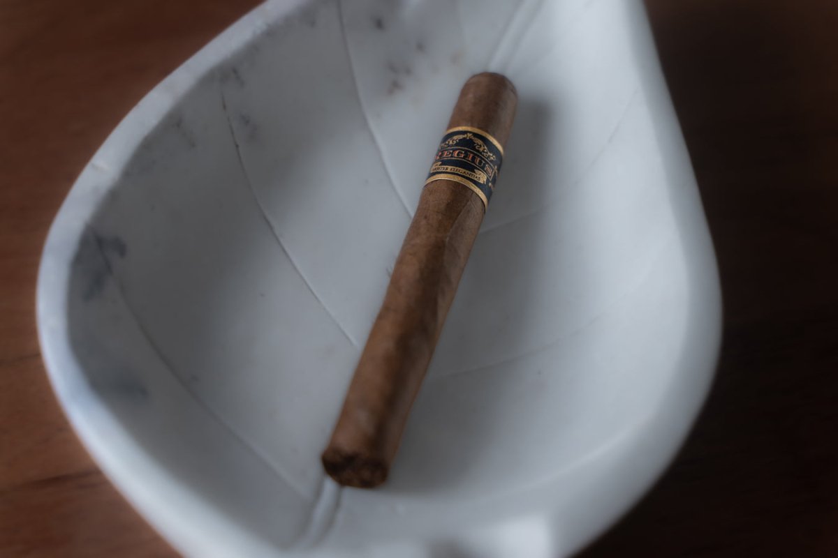 Regius Black Label Corona