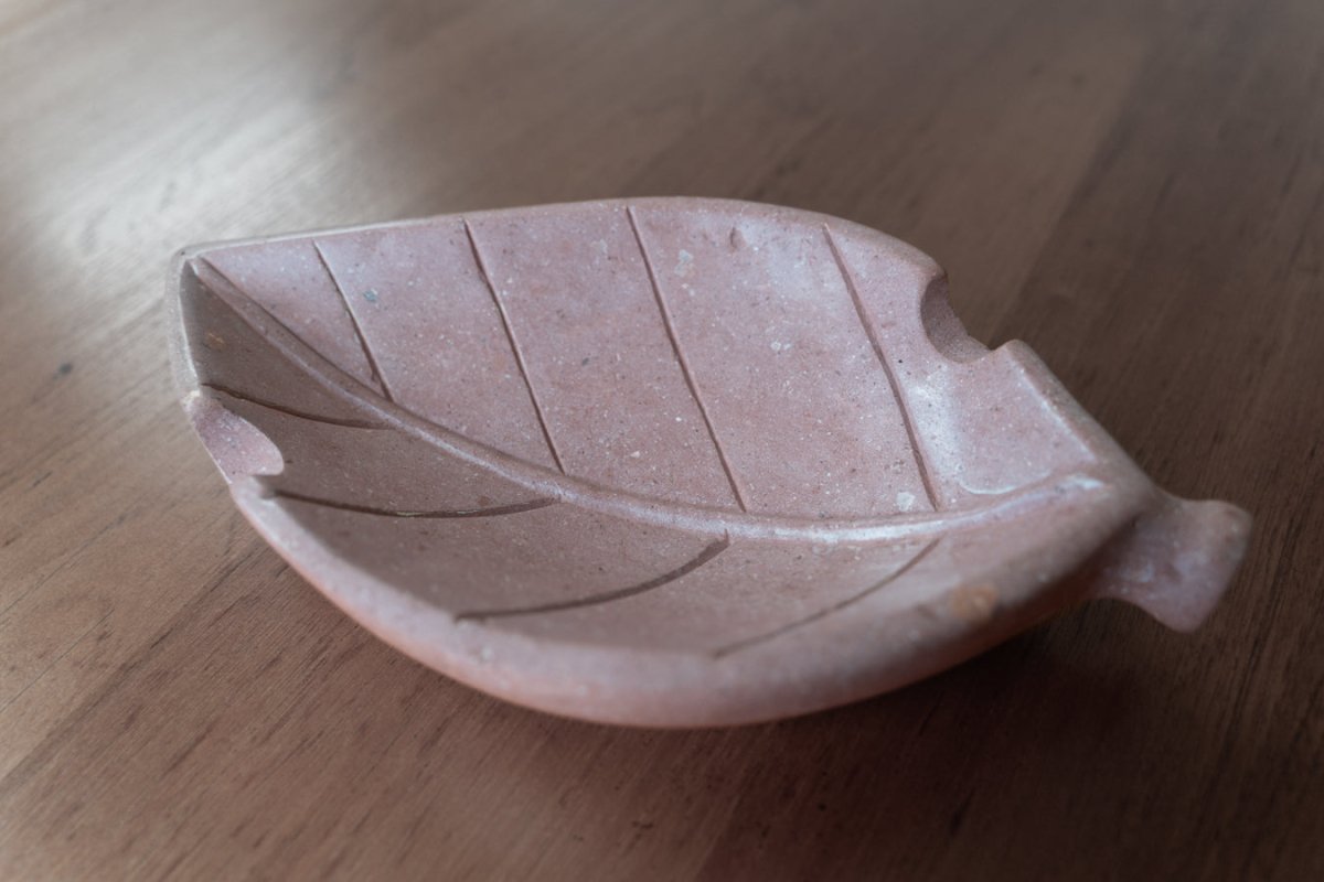 tobacco leaf ashtray Don Salvatore Porcelain Yellow Dunbarton Tobacco & Trust Hand