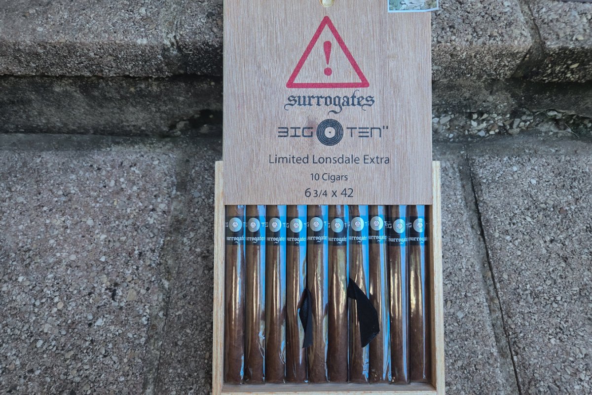 L'Atelier Surrogates Big Ten" Limited Lonsdale Extra