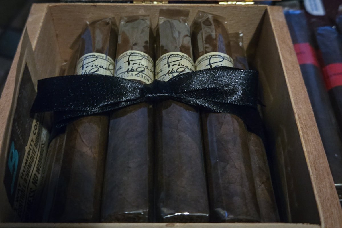 Liga Privada No. 9 Petit Coronas