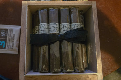 Liga Privada No. 9 Petit Coronas