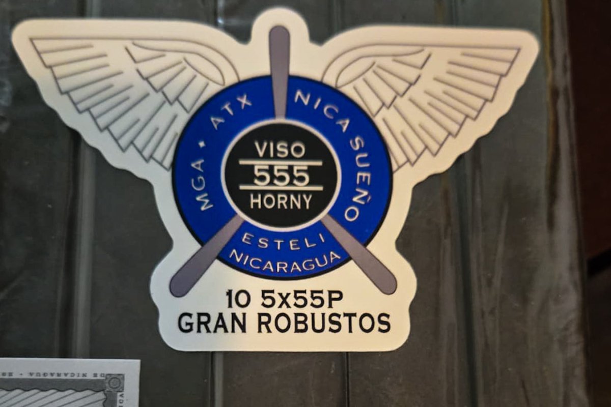 Viso Horny 555 cigar by Tyler Jeffrey
