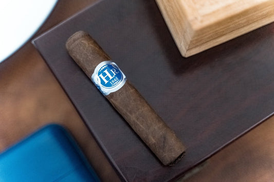 HR Blue cigar by Hirochi Robaina
